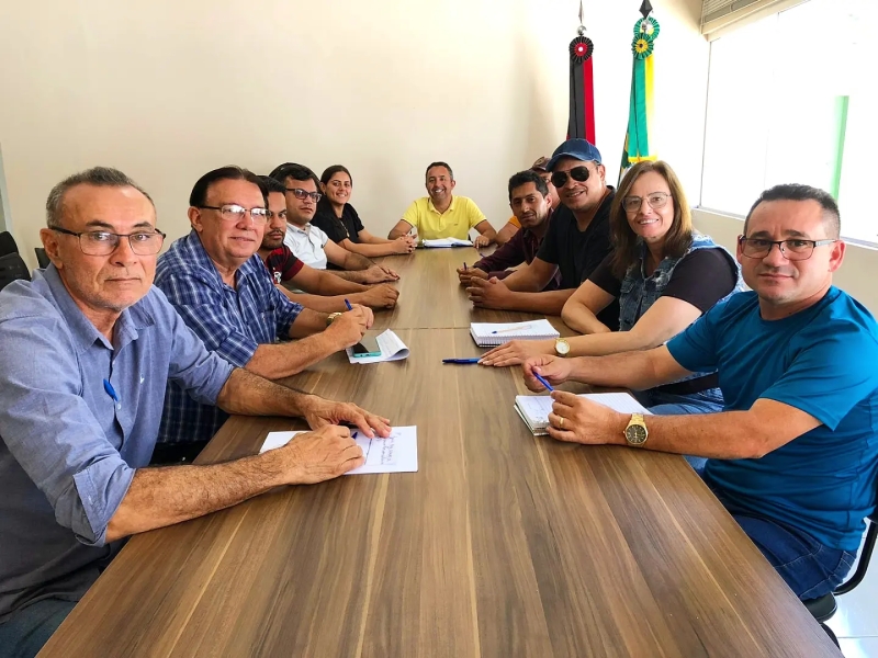 Prefeito Erivam de Biu reúne gestão para implementar um projeto novo e inédito no município, o \'Orçamento Participativo Municipal\' (OPM)
