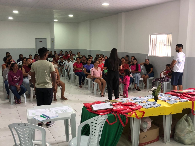 SMAS promove encontro com responsáveis e entrega fardamento e livros à usuários do SCFV de São Vicente e Seridó