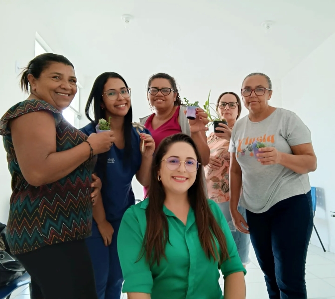 Fisioterapeuta Katia Castro e Nutricionista Claudiana Rodrigues, participam de momento com o Grupo \'Pense Leve - São Vicente do Seridó\'