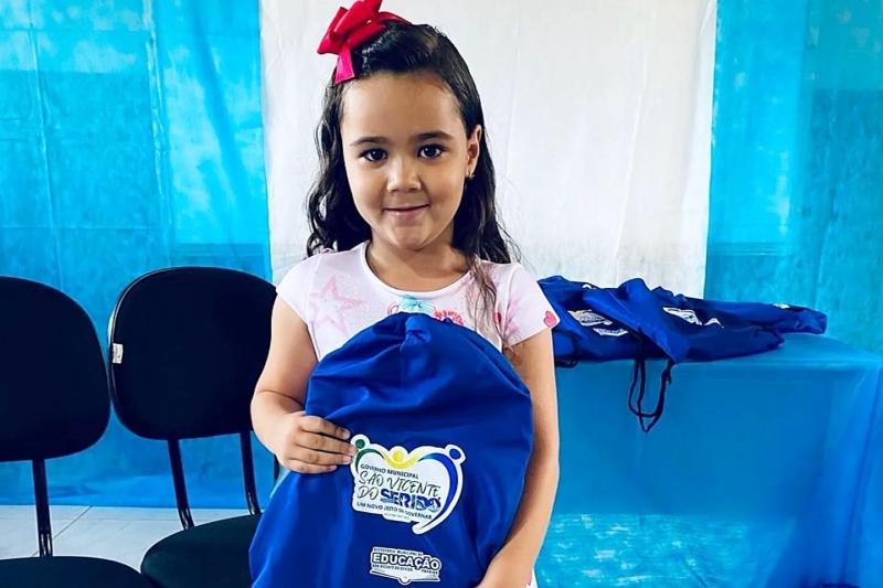 Gestão municipal realiza a entrega dos kits de material escolar para todos os alunos da rede municipal de ensino
